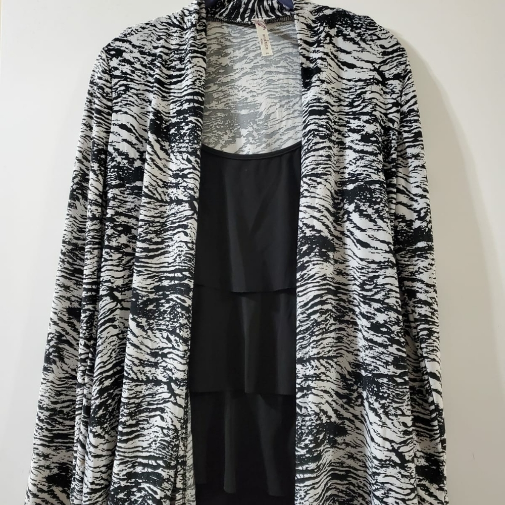 Women Cardigan with attached tank - Picture 2 of 5